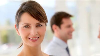 تفضلي ترتبطي برجل عملي ولا عاطفي؟.. ردود صادمة من الفتيات 