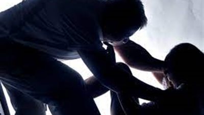 «كان في حالة سُكر».. تطورات جديدة بشأن تعدي عاطل على والدته