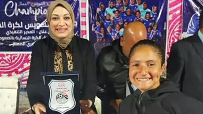 دينا الرفاعي تبدأ التربيطات الانتخابية بتكريم منتخب السويس (صور)