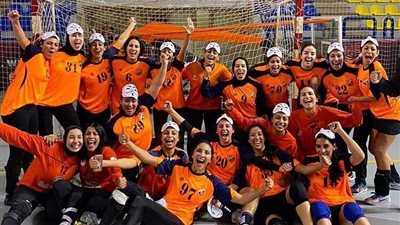 «سيدات يد الشمس» يهزمن «سبورتنج» 21-20 في أول أيام الدورة المجمعة الأولى