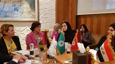 منظمة المرأة العربية تبحث تغيير الصورة السلبية للمرأة في الإعلام والفن