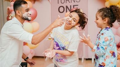 سر إخفاء زوجة السولية صورة ابنتها خلال الاحتفال بعيد ميلادها