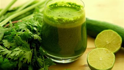 عصير الجرجير والبقدونس.. خبيرة تغذية تكشف فوائدهما السحرية 