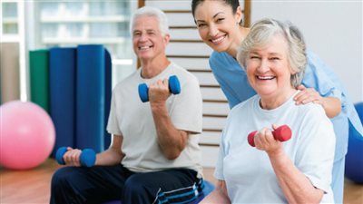 لهذا السبب.. أخصائي علاج طبيعي يُحذر من دخلاء المهنة