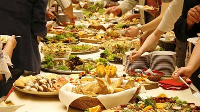 «شهر عبادة لا إسراف».. علماء يحذّرون: لا تهدروا معاني رمضان الإيمانية