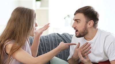 «سناء» تطلب الخلع: «تزوج عليّ 3 نساء» 