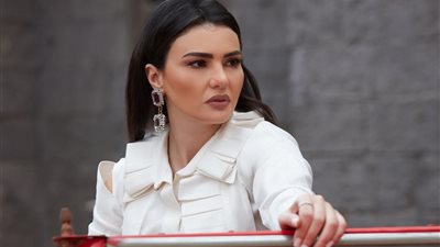 مسلسل اللي ملوش كبير الحلقة 4| دينا فؤاد تتفوق بشخصية 