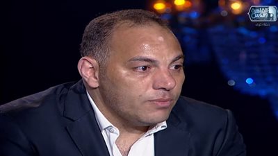 أحمد بلال باكياً :«موت ابنى كسرني..كنت بأكله وبعد 5 دقائق لقيته غرقًان».. فيديو