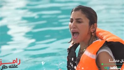 رعب وصراخ دينا الشربيني.. وتعليق ساخر من رامز على اسم كلبتها (فيديو)