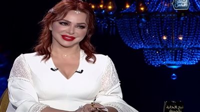 حقيقة طلب محمد منير الزواج من سوزان نجم الدين.. فيديو