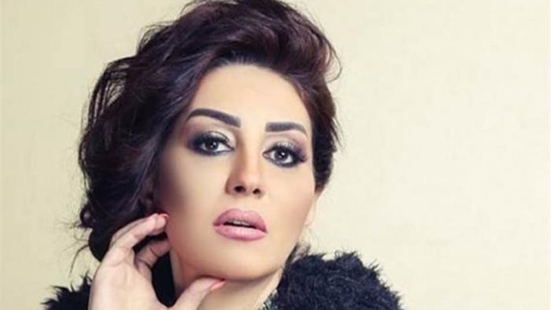 الفنانة وفاء عامر