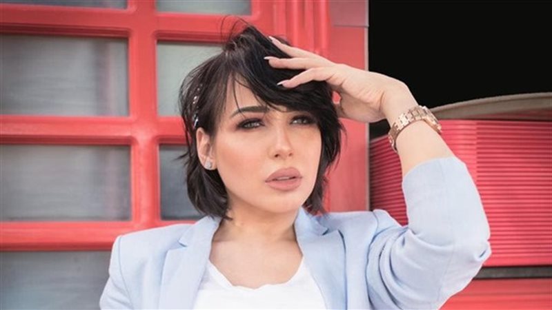 ساندي تروي خلافها