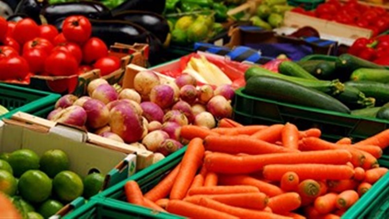 أطعمة تمنع العطش