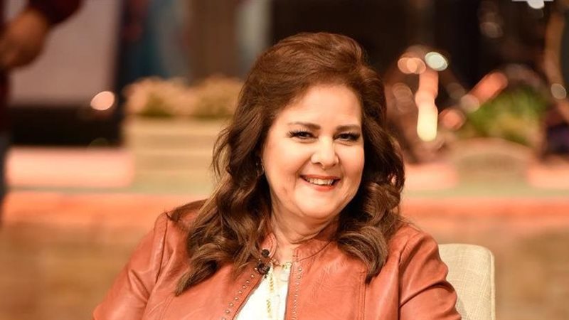 الفنانة دلال عبدالعزيز