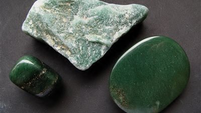 يقوى الروح ويمنع التوتر.. فوائد سحرية لـ«حجر اليشب» بألوانه الـ7