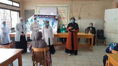 طالبات تمريض الأزهر ينظمن حملات توعية للوقاية من كورونا 