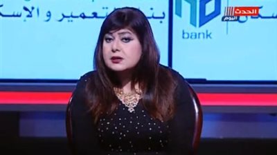 هندية: «أمي اللي علمتني الرقص.. وبكيت مع أول هزة وسط».. فيديو