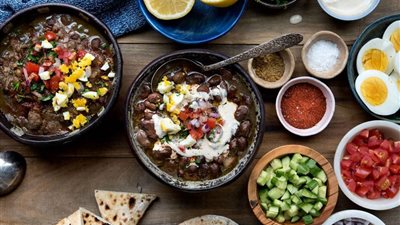 خبيرة تعذية: الفول والبيض أفضل مكونات لوجبة السحور (فيديو) 