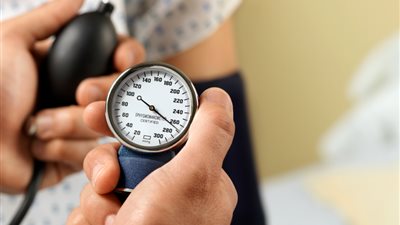 خاصة لمرضى الضغط.. استشاري قلب: الصيام فرصة كبيرة لصيانة الجسد (فيديو)