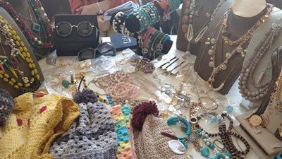 لإطلالة مميزة.. إكسسوارات أساسية لا يمكنك الاستغناء عنها