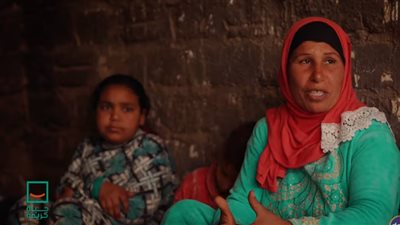 الست ابتسام: الثعابين تسكن منزلي و«حياة كريمة» أنقذني.. فيديو