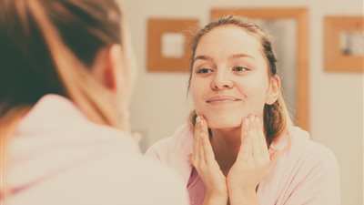 تبدين أصغر سنًا.. 4 فوائد الصيام لجمال بشرتك