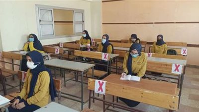 أولياء أمور يستغيثون بالرئيس لإلغاء الدراسة: «نتيجة الترم الأول كفاية»