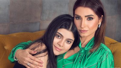 في عيد ميلاد ابنتها.. روجينا لـ مريم: «صديقتي وحبيبتي»