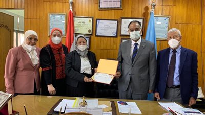 مجلس طب بنات الأزهر يُكرم آمال السباعي وماجدة عبد اللطيف