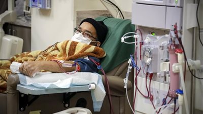 المصل واللقاح تكشف السبب الطبي لإفطار مصاب كورونا في رمضان| فيديو