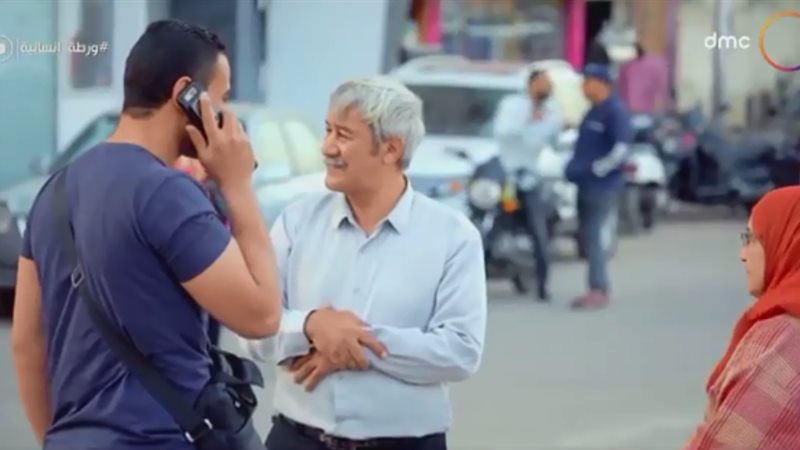 أحد المارة للابن:«أبوك