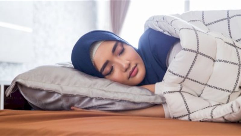 أمي المتوفية تضربني