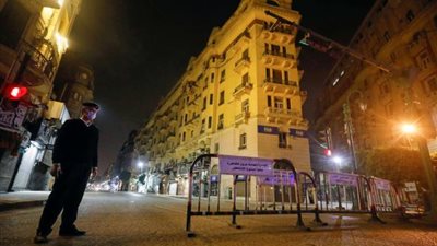 موجة كورونا الثالثة.. هل تفرض الحكومة حظر تجوال جديد؟.. فيديو