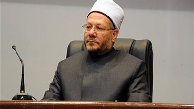 جامعها زوجها في نهار رمضان.. المفتي يوضح الحُكم الشرعي لها 