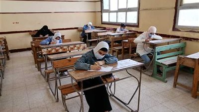 انتهاء الامتحان المجمع للطلاب من الصف السادس الإبتدائي للثاني الثانوي