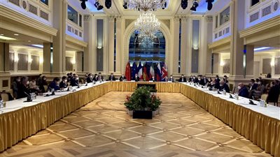 «خناقة دبلوماسية بين روسيا وبريطانيا في فيينا».. والسبب تمكين المرأة