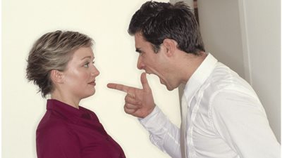 عادل لمحكمة الأسرة: «قولتلها توسع لبسها».. والزوجة ترد: «رجعي ومتخلف»