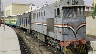 الدفع بجرار لإصلاح قطار دمياط.. والسكك الحديدية تشكل لجنة لمعاقبة المقصرين