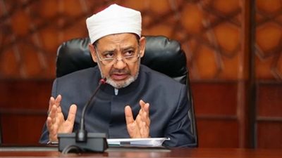 شيخ الأزهر: مهموم بموروثات تُلحقُ بالمرأة الكثيرَ من الظُّلمِ 