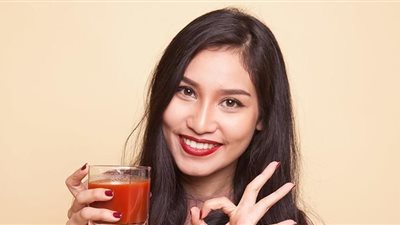 نتائج مذهلة.. ماذا يحدث لجسمك عند شرب كوب عصير طماطم يوميًا