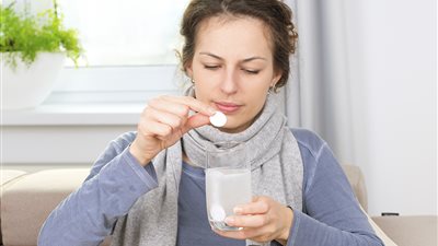 «فيتامين سي» سلاح ذو حدين.. تعرفي على فوائده وأضراره على الجسم (فيديو)