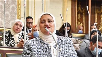 سناء السعيد تقدم طلب إحاطة حول غلق صيدلية مستشفيات جامعة أسيوط