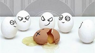 تفسير رؤية بيضة تنكسر في المنام للعزباء والحامل