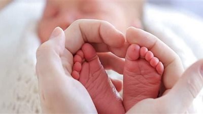 حمل في الخطوبة.. رنا تطلب إثبات نسب طفلها أمام محكمة الأسرة