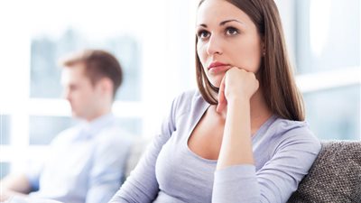 أكلني لحم حمير علشان يوفر.. نورا تقيم دعوى «بطلان زواج» بسبب بخل زوجها