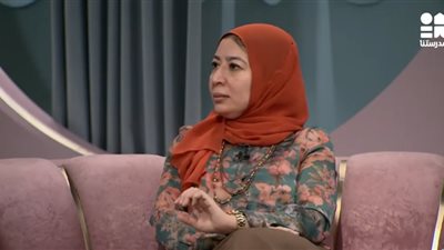 إزاي تتغلّبي على مشكلة قلة أكل الأطفال وتعالجي الإمساك؟.. استشاري طب أطفال تجيب