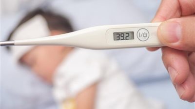 ازاي تصرفي لو طفلك بيعاني من النوبة الحموية؟