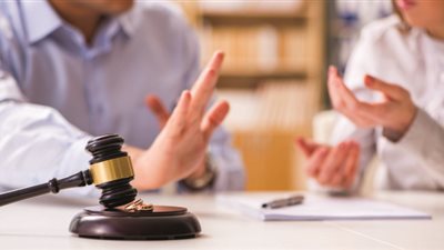 مراتي طلعت راجل.. سمير يطلب بطلان عقد الزواج في محكمة الأسرة