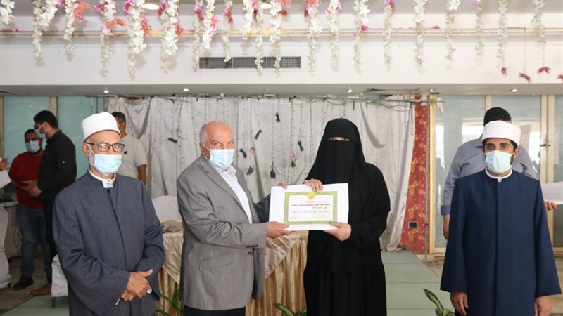 المُعلمين تكرّم أبنائها