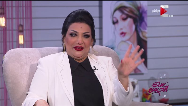 الفنانة بدرية طلبة